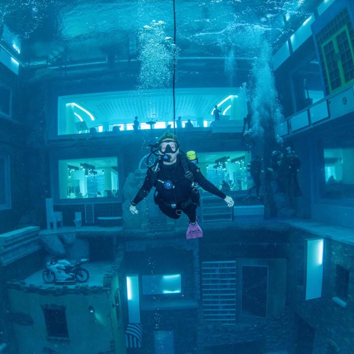 Nomad-Dive-Experience-at-Deep-Dive-Dubai